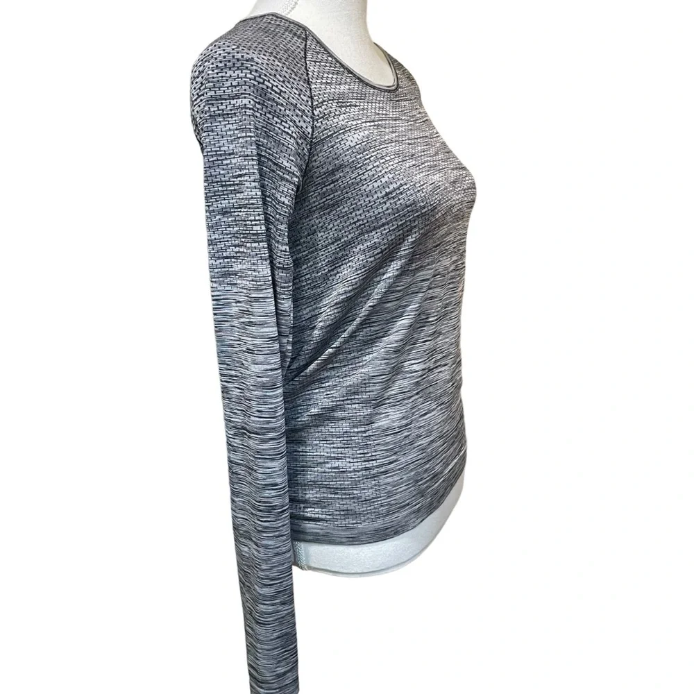 Nike Dri-Fit Lightweight Gray Long Sleeved Tech Shirt. Size S.